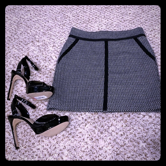 Ann Taylor Dresses & Skirts - Gently used Ladies Ann Taylor Wool Skirt